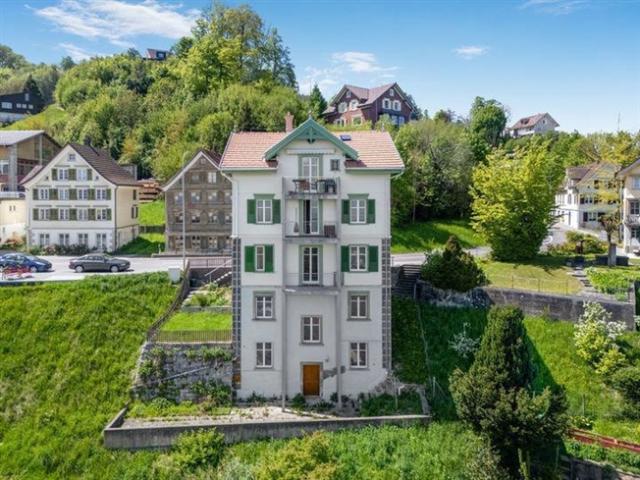 HISTORISCHES MEHRFAMILIENHAUS MIT BODENSEEBLICK
