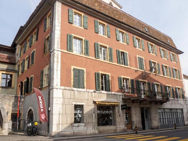 Historisches Mehrfamilienhaus mit Wohn und Gewerbenutzung Altstadt La Neuveville