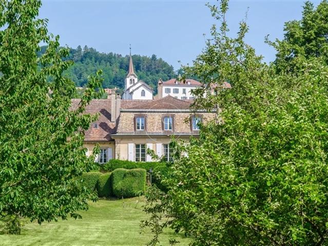 Historisches Schloss aus dem 18. Jahrhundert, 15.000 m² großer Park, zwischen Lausanne und Nyon