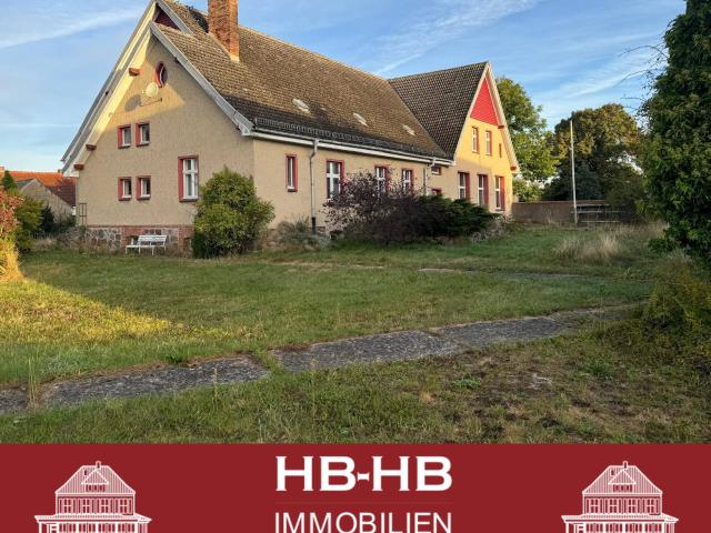 Historisches Schulgebäude auf großem Grundstück!