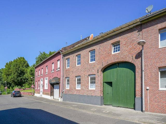 Historisches Reihenmittelhaus mit Charme, großem Grundstück & viel Potential für kreative Köpfe