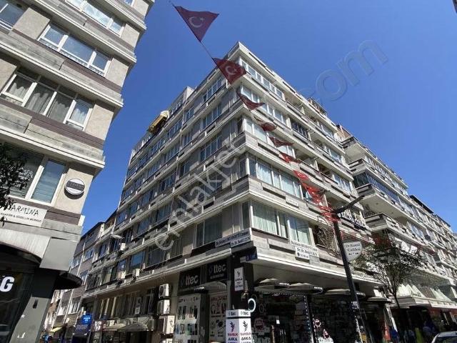 Hisar Gayrimenkul'den Çiftlik Caddesine Cephe Kiralık 2+1 Daire