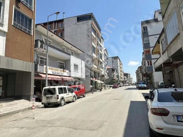 Hisardan Tekkeköyde Çay Mahallesinde Manzaralı Geniş 3+1 Daire