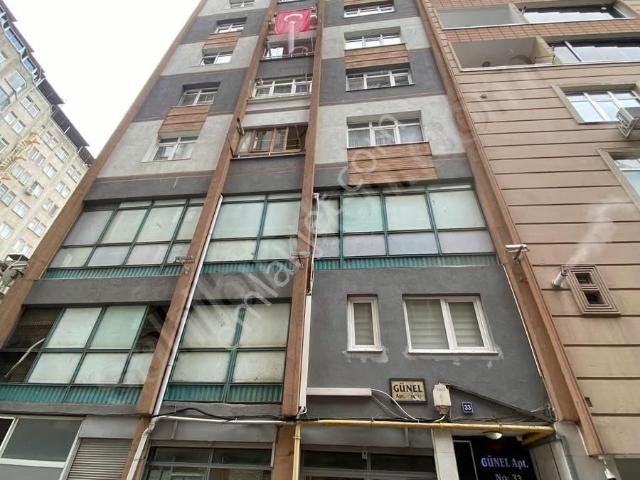 Hisar'dan Merkezi Konum'da Asansörlü 1.kat 3+1 Kilerli Daire