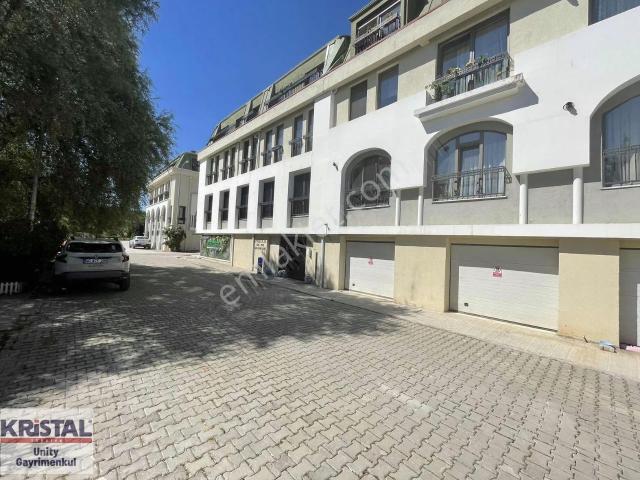 Hisarpark Konutlarında Arakat özel Garajlı Satılık 3+1