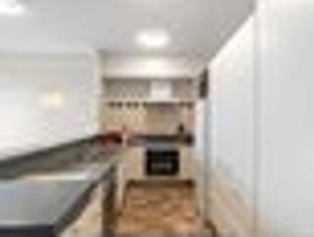 Central, Chic, Comfortable & Carpark