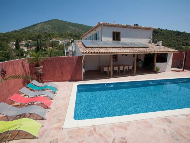 Hiverner dans la Méditerranée et bénéficier d'un bon rendeme. 218m² Roquebrun