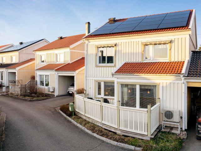 Hjortronvägen 8
