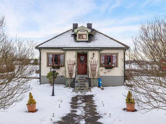Hjälmstigen 16