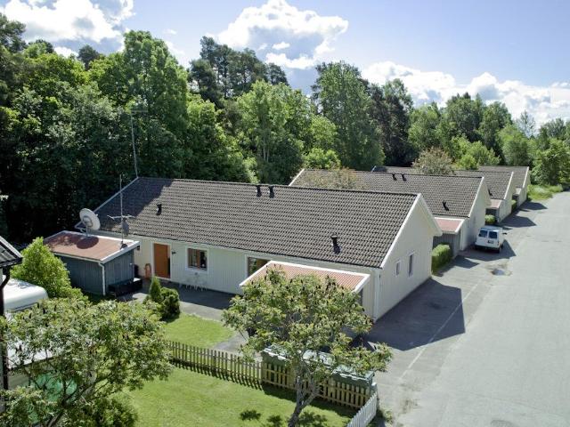 Hjälstabergsvägen, Moholm
