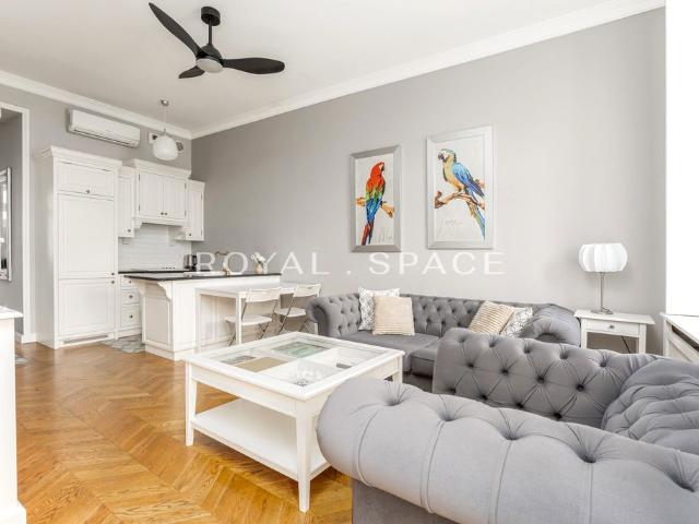 Hoża 50 Luksusowy apartament w kamienicy z garażem Warszawa, Śródmieście