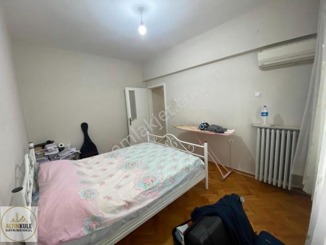 Hoşdere Reşat Nuri'de Ara Kat Geniş Ve Yapılı Daire