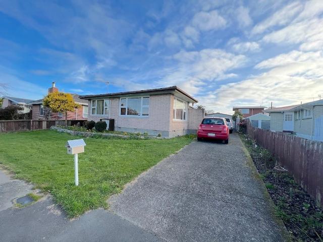 Home neat as a pin, in well sought after location