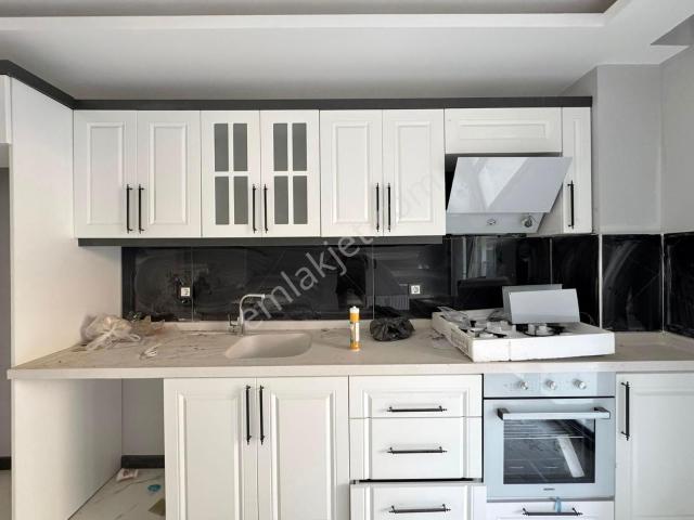 Home And Car'dan Edremite Ayrı Mutfaklı Ara Kat 2+1 Sıfır Daire