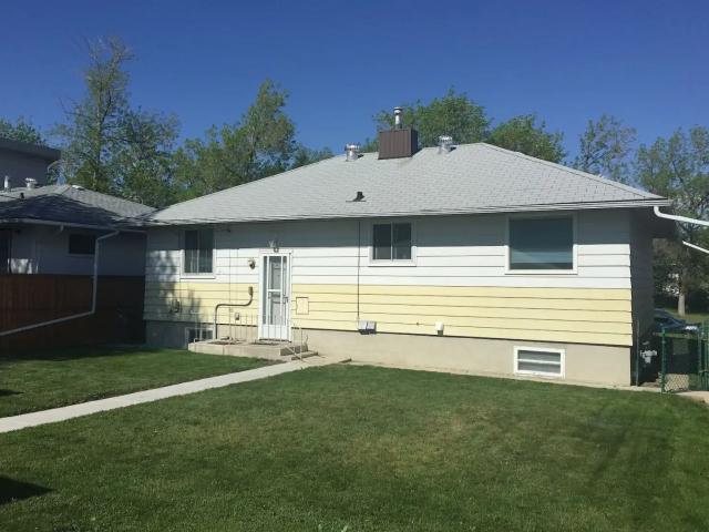 Home for Rent Banff Trail Bungalow UofC SAIT Foothills Hosp Prkg