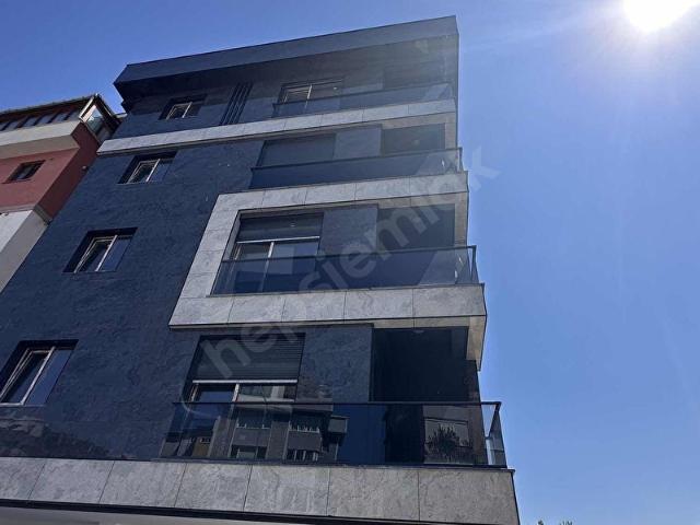 HOME GAYRİMENKULDEN SAHİLE YÜRÜME MESAFESİNDE 2+1 DAİRE