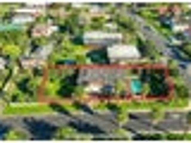 Home & granny flat on an 857m2 corner site