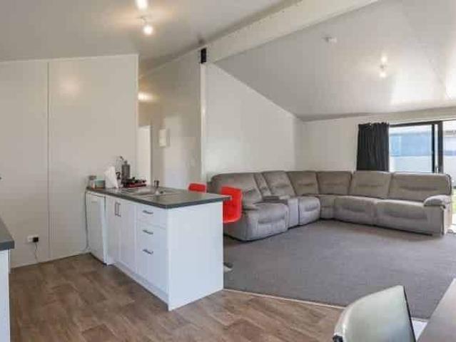 Home in the Centre of Town – Chalmers Avenue