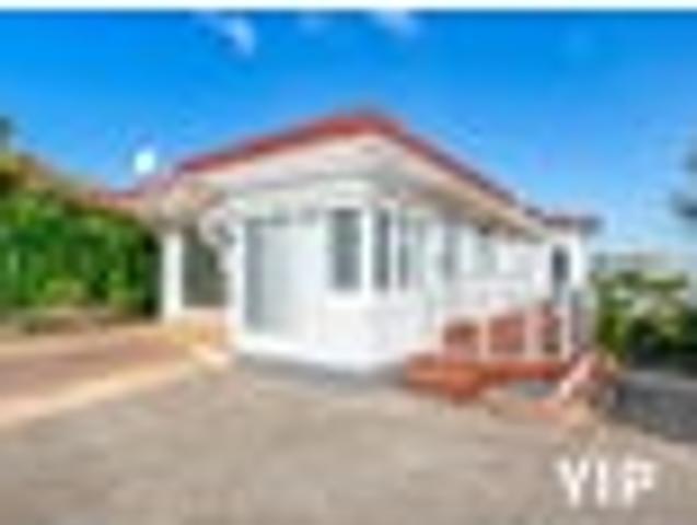 Home & Income with a View? YIP!