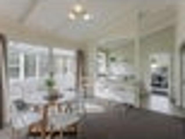 Home & Income with space to adapt