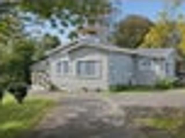 6 BEDROOMS ROOM FOR EXTENDED FAMILY LIVING!
