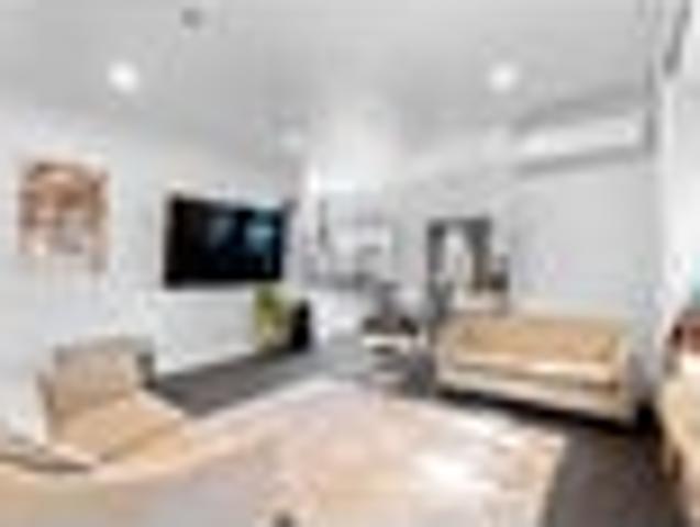 Home & Possible Income Immediate Returns!