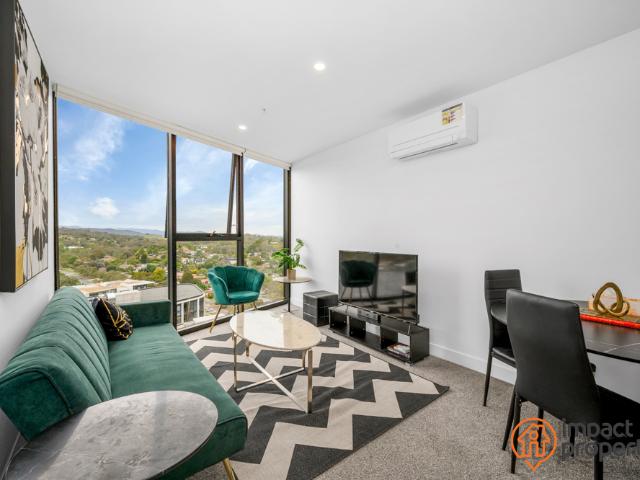 Modern Apartment with Best Views at Level 18 !