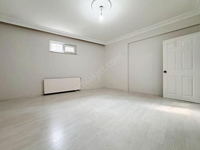 Home Vizyon Bahçelievler Yenibosna Radara Yakın Satılık 1+1 Bahçe Katı Daire