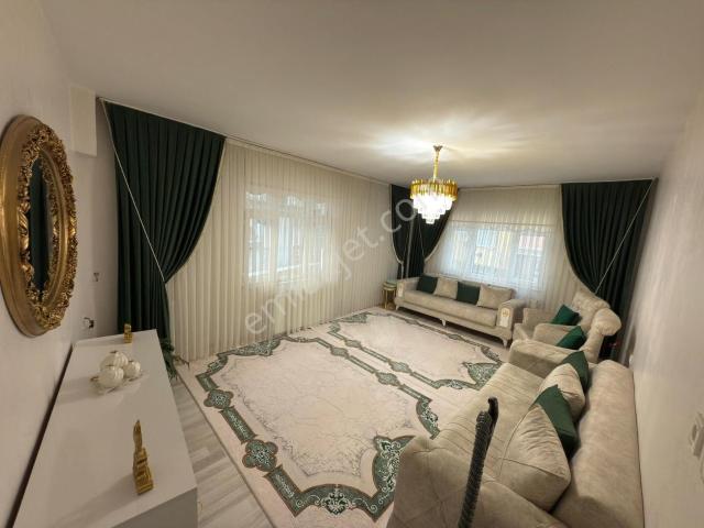 Home'dan Esentepe Mah'de Satılık 3+1 140m² 1 kat Masrafsız Daire