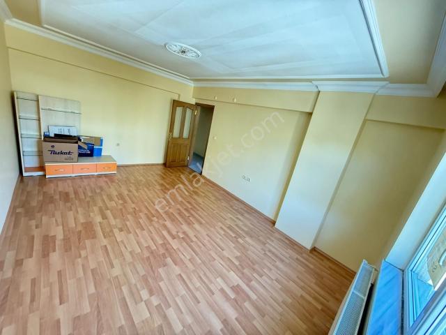 Home'dan İsmetpaşa Mah'de Satılık 125m 3+1 2 kat Köşe Başı Daire