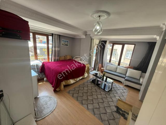 Home'dan İsmetpaşa Mah'de Satılık 2+1 105m 1 kat Köşe Başı Daire