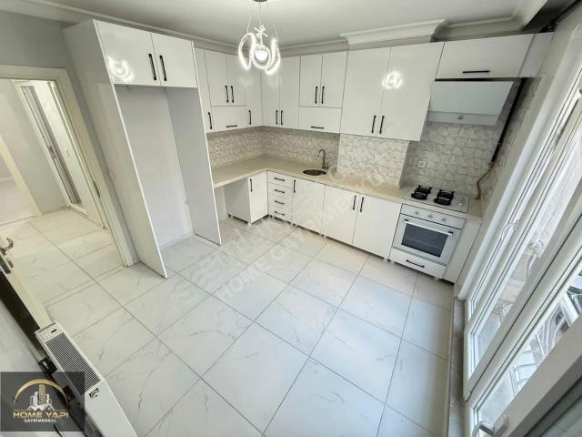 Home'dan Tramvaya Yakın 3+1 120m² Satılık Fırsat Ara Kat Daire!
