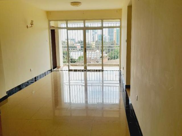 Homely 3 Bedroom Plus Dsq Apartment