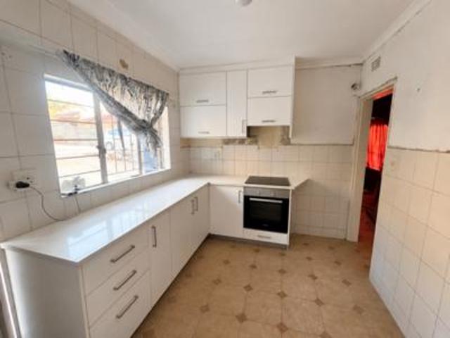 homely 2 bedroom apartment on the gr.