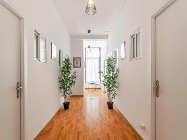 Homely double bedroom near Plaça de Catalunya