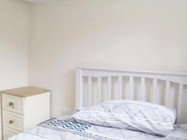 Homely single bedroom in Phibsborough