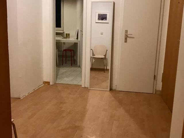 Homely single bedroom in Tiergarten