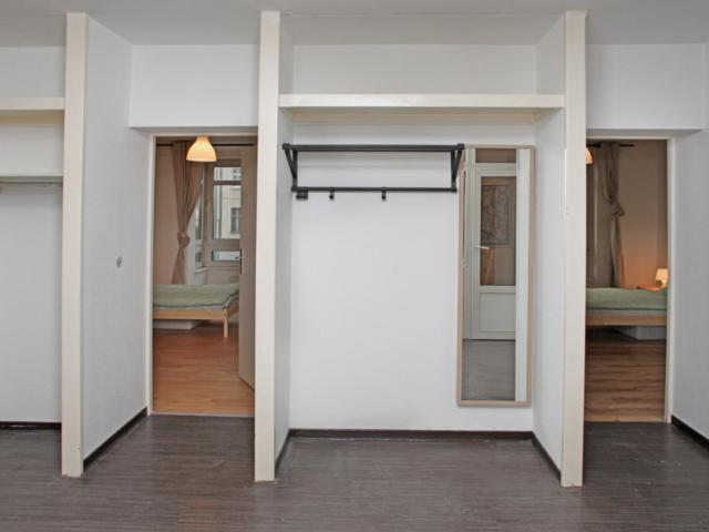 Homely single bedroom with a balcony, in Moabit