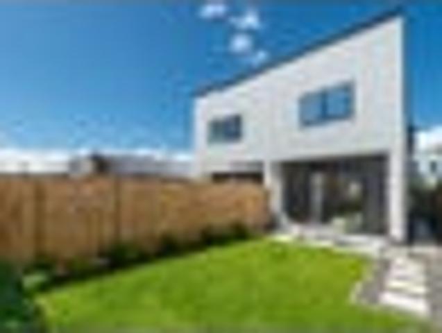 Homestar Duplex with Sun & views