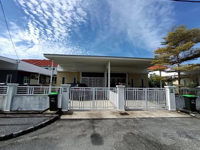 Homestay Untuk Dijual termasuk perabot Semi D Taman Kemudi