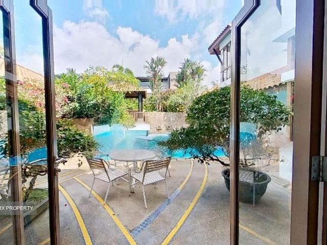 Hong Kong Park D21, Detached