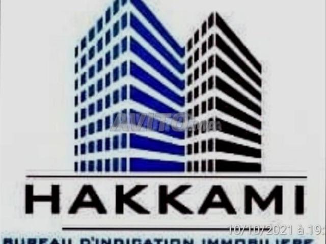 Hongar de 2500 m2 à vendre à bir rami industriel