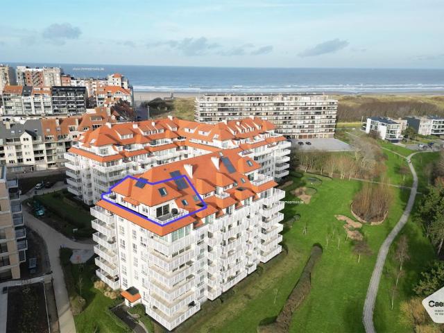 Hoog kwalitatief afgewerkt dakappartement met prachtig zicht nabij het strand