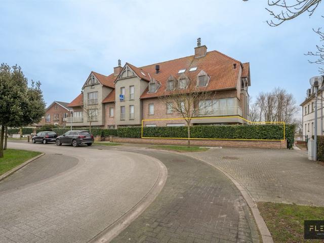 HOOGWAARDIG AFGEWERKT TUINAPPARTEMENT MET 2 SLAAPKAMERS!