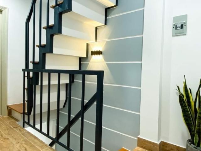 Hòa 0909127 / bán nhà đầy đủ công năng, cần bán giảm giá liên tục