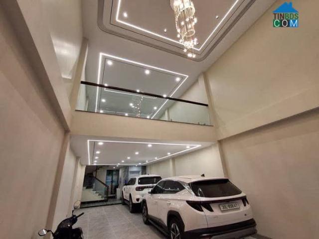 Hoa Hậu Phố Nguyễn Văn Cừ 80m2 6T, Gara 2 Ô Tô, Kinh Doanh, Dòng Tiền, Full Nội Thất 2X Tỷ