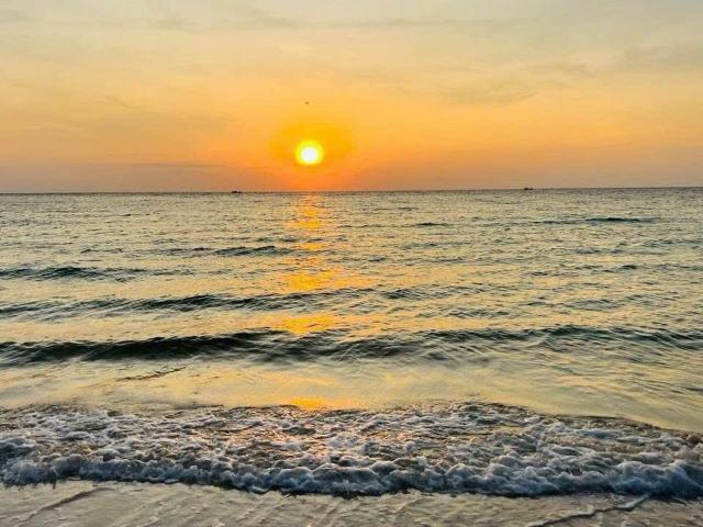 SUNSET OF PHU QUOC ISLAND IS THE MOST WONDERFUL THING OF THIS LIFE