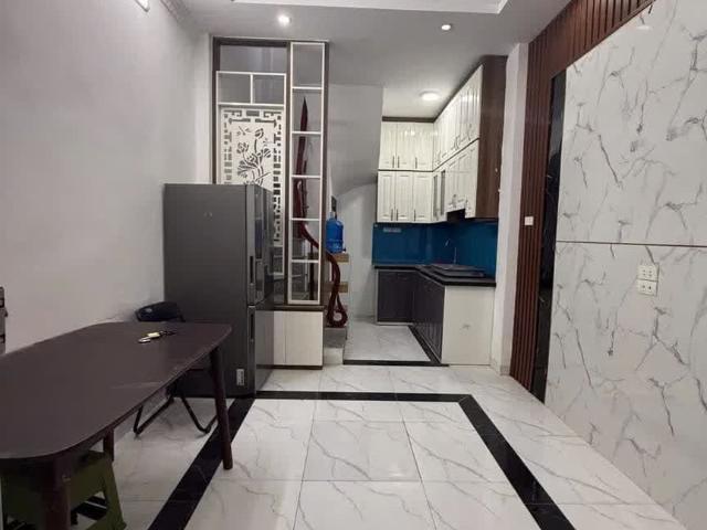Hoàng Hoa Thám 32M X 5 Tầng, Ba Đình, Lô Góc, Ngõ Thông, Khung Cột Chắc Chắn, An Sinh Đỉnh
