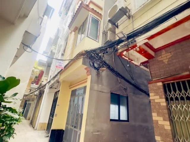 Hoàng hoa thám DT 25m 6,9 tỷ lô góc 3 thoáng, dân xây, ngõ thông, ba gác tránh