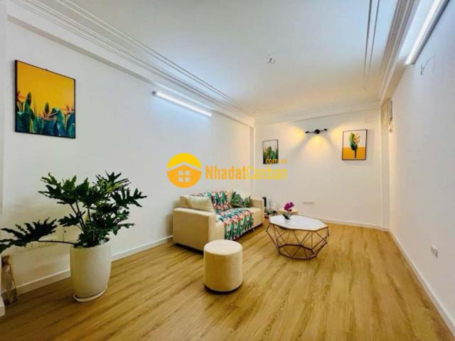 Hoàng mai cần bán gấp nhà dt 33m giá 5.25 tỷ sổ đỏ riêng chính chủ